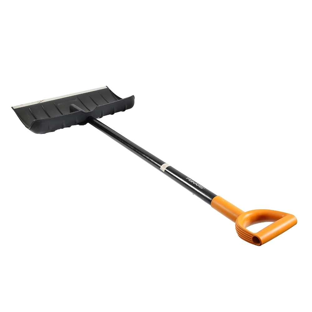 Скрепер для уборки снега Solid Fiskars