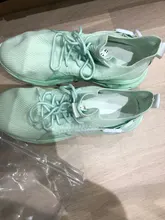 Zapatillas deportivas transpirables de malla para hombre y mujer, calzado ligero y suave y grueso con agujeros para parejas