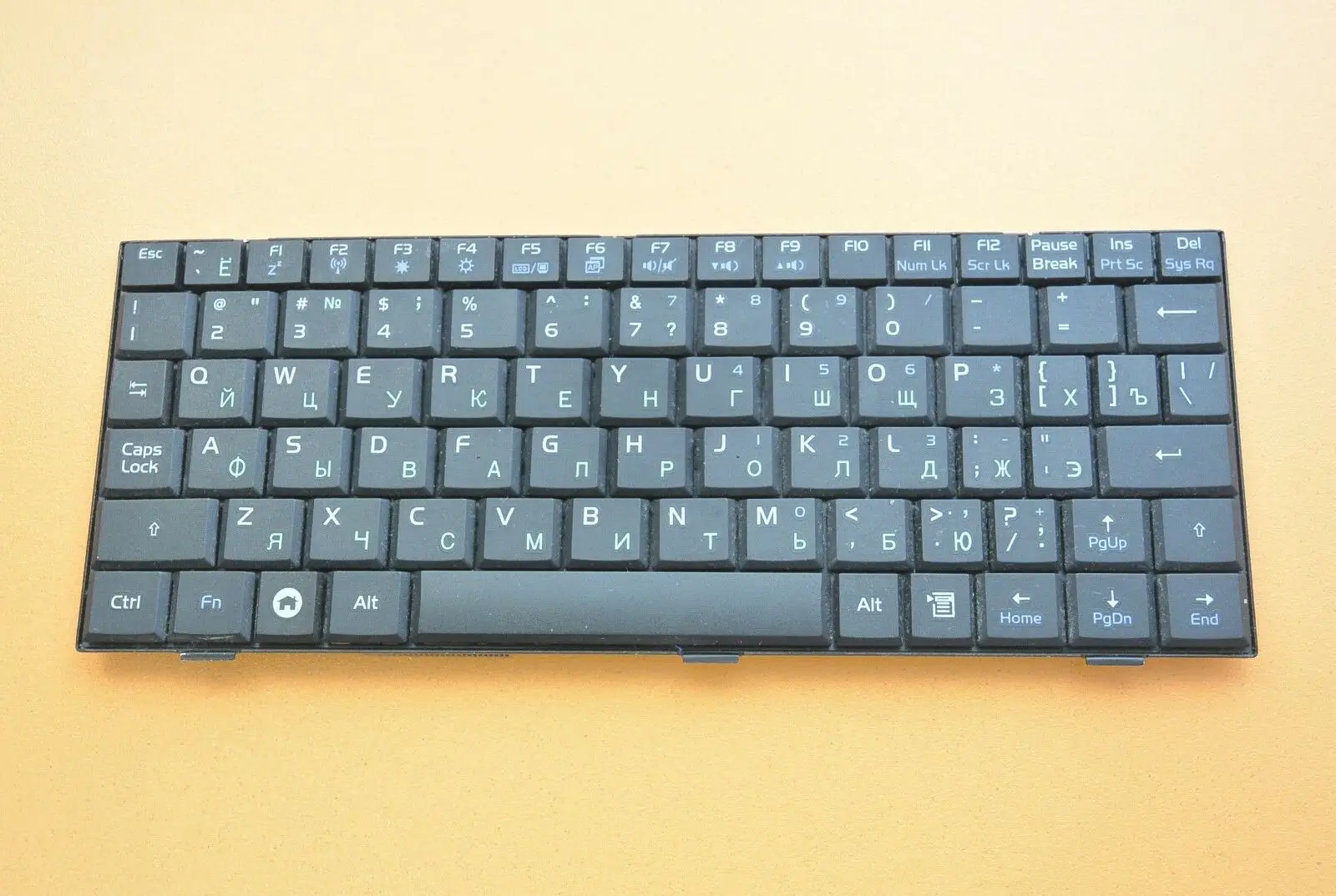 Asus Eee PC 900-серии Клавиатура RU 04GN012KRU | Компьютеры и офис