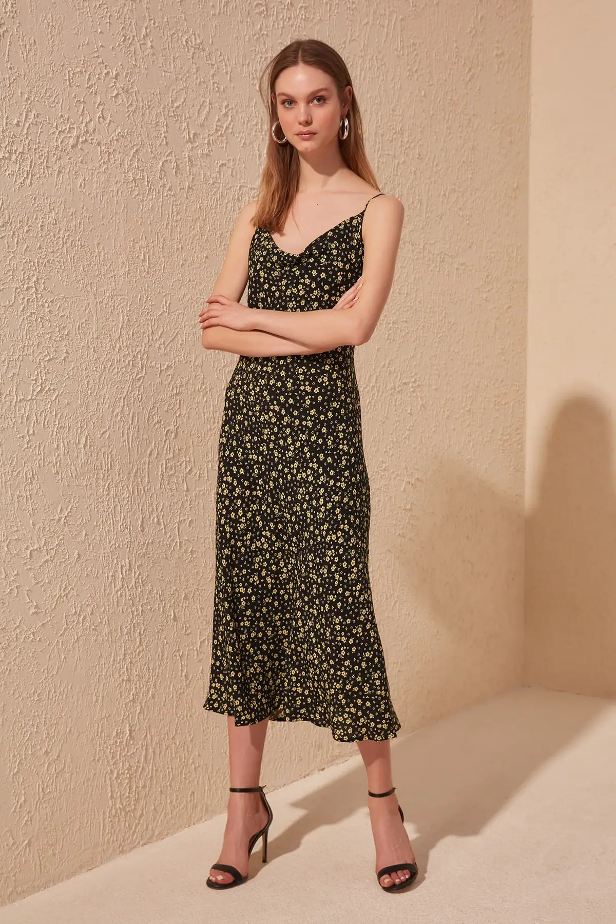 

Trendyol Funnel Collar Dress TWOSS20EL0960