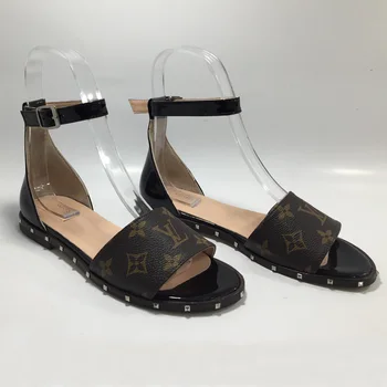 

Women Famous Brand Black Flat Sandals Spring and Summer Fashion Lightweight Comfy Design Genuine Leather Louis Beach Shoes