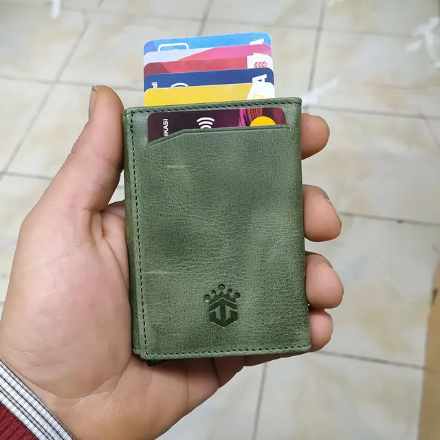 Smart Wallet Business Card Holder Real Cow Leather Handmade Smart Automatic Card Holder Men Gift Max credit card Green
