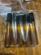 5 unds/pack 1ml 2ml 3ml 5ml 10ml ámbar delgada rollo de vidrio en botella de prueba de muestra viales para aceites esenciales con el rodillo de Metal/bola de cristal