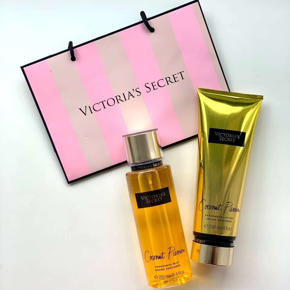 Парфюмированный набор Victoria’s Secret Coconaut Passion лосьон и спрей-мист для тела 236мл+250 мл |