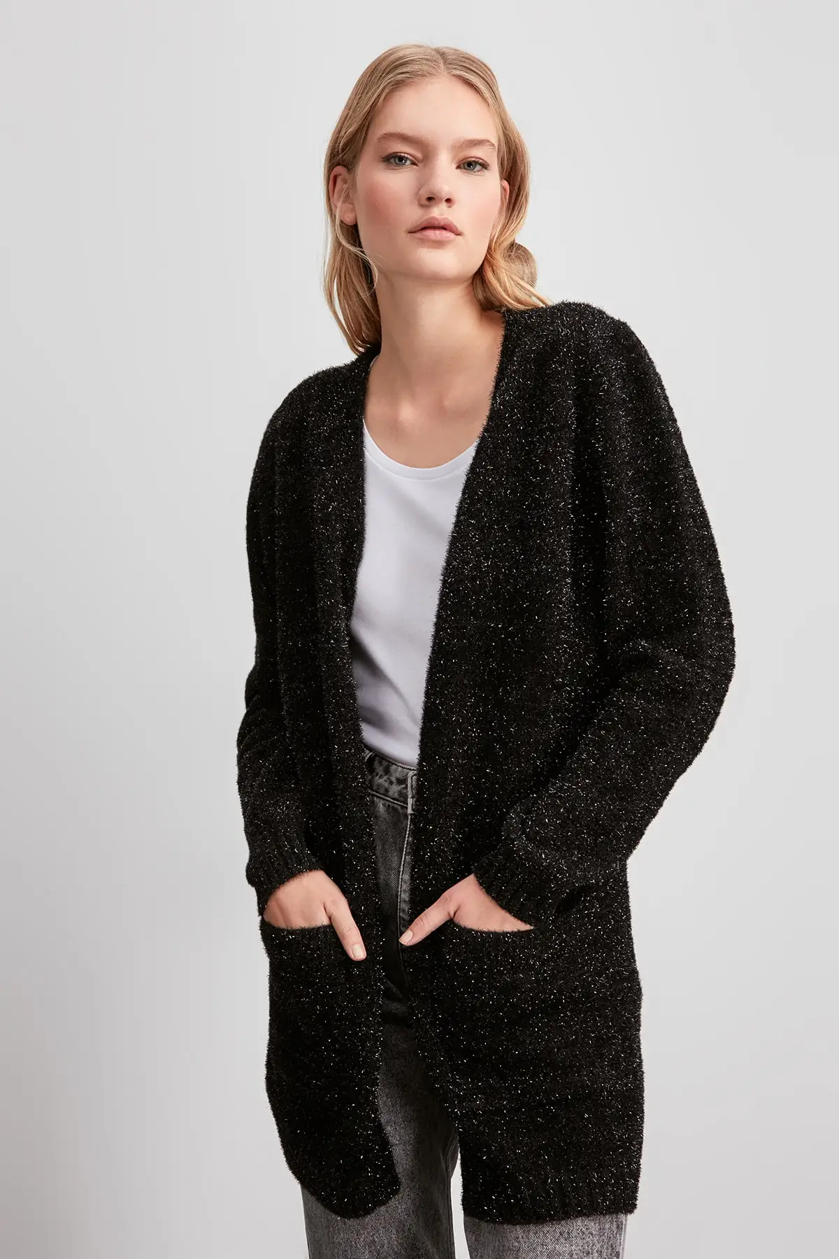 

Trendyol Silvery Sweater Cardigan TWOAW20HI0194