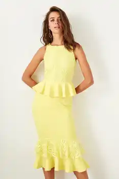 

Trendyol Lace Detailed Evening Dress TPRSS19DU0124