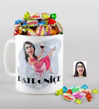 

Personalized Women 'S Patroniçe Caricature Of mug And Haribo Candy Gift Seti-1