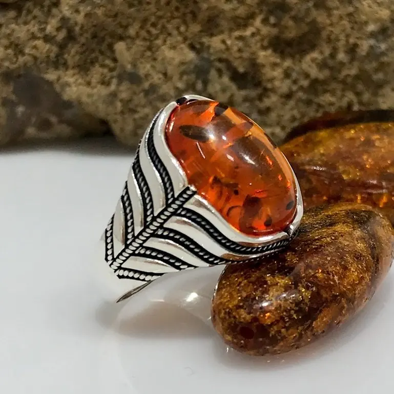 

Amber squeezing Sterling Silver Men 'S Ring