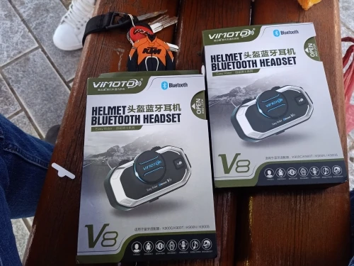 Отзыв о товаре Bluetooth-гарнитура для шлема Easy Rider Vimoto V8, английская версия, стереонаушники для мобильных телефонов с GPS, двустороннее радио от пользователя A***l
