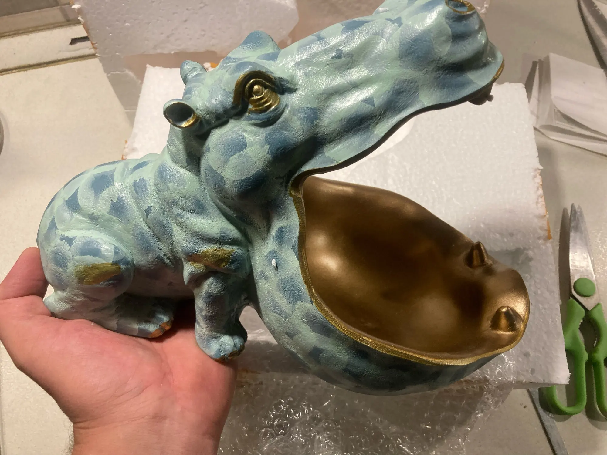 Attachment image review on Hyppopotamus resin statue