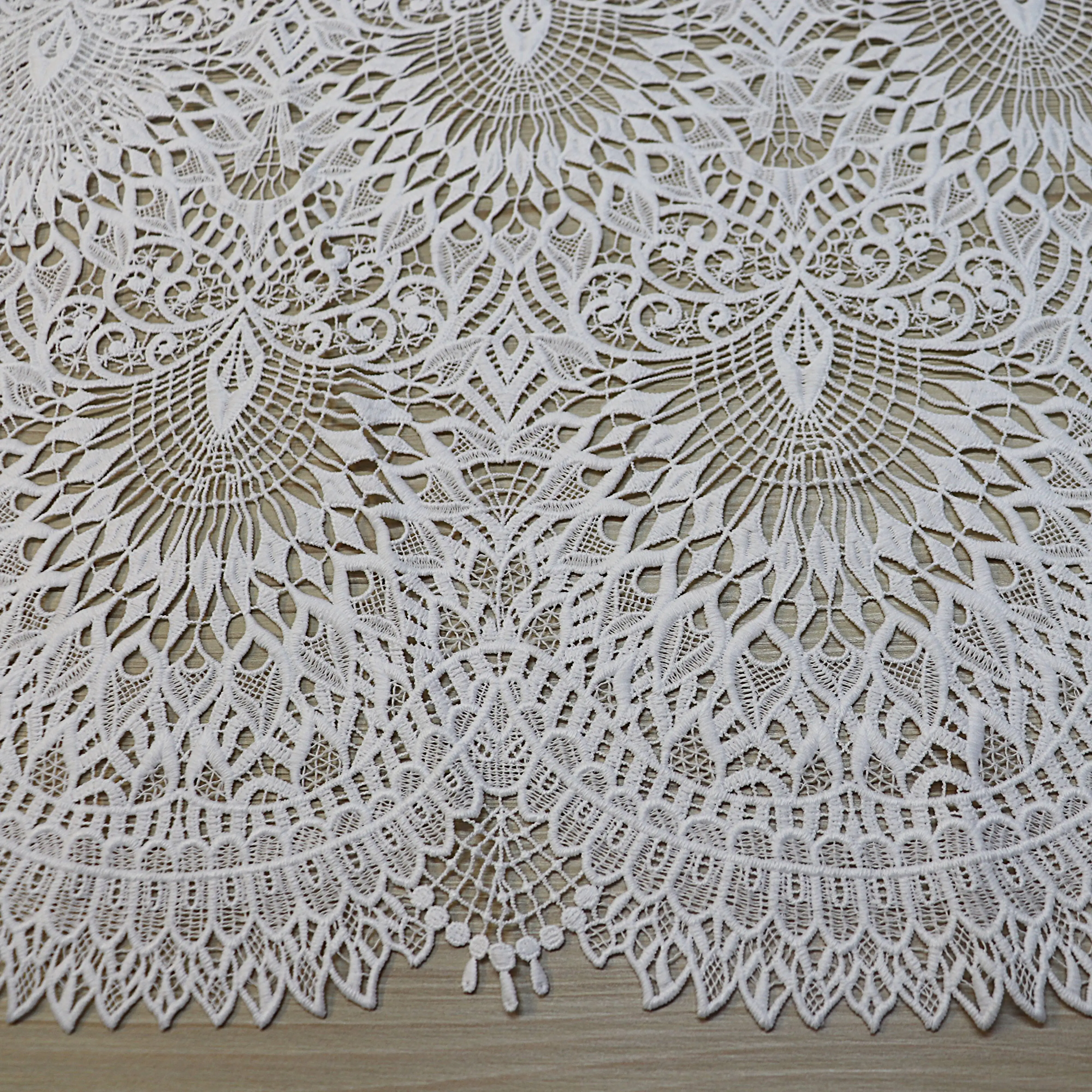 Tecido Renda Branca: Tudo o Que Você Precisa Saber Antes de Comprar para  Seus Projetos de, image size:4000x4000