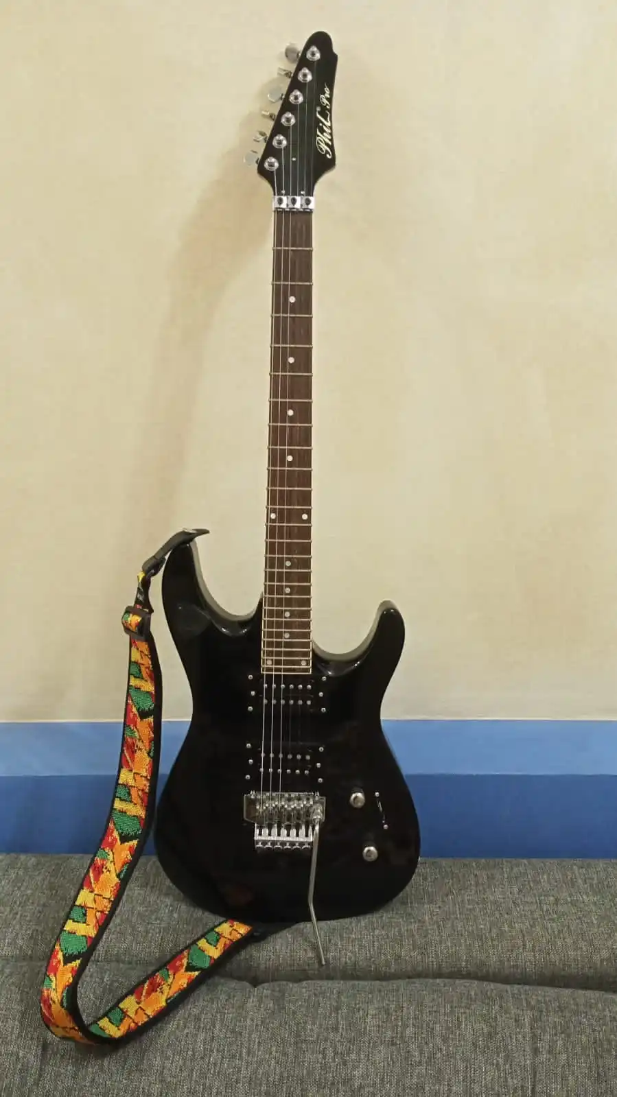 Электрогитара б/у Суперстрат Phil Pro с Floyd Rose |
