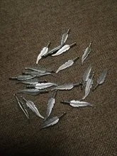 20 unids / lote dijes de plumas colgantes de plumas joyería que hace dijes de plumas para hacer pulseras Color plata antigua