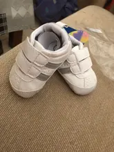 Zapatos de cuna de piel sintética para bebé recién nacido, zapatillas de deporte para niño y niña