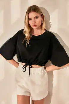 

Trendyol Three Quarter Sleeve Crop Knitted Blouse TWOAW21BZ0236