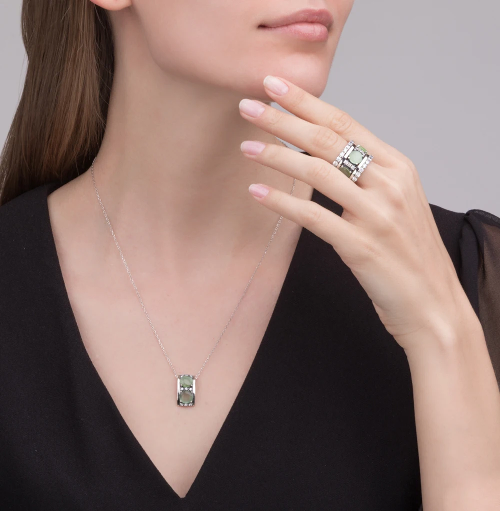 Серебряное кольцо с фианитами SUNLIGHT проба 925