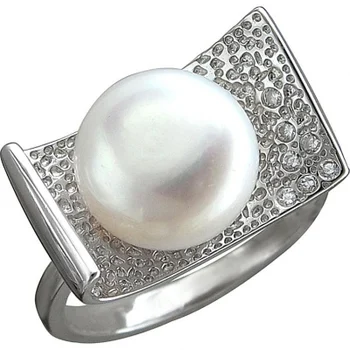 

Esthete ring with pearls and cubic zirconia