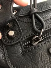 Bolso europeo de cuero PU para motocicleta para mujer, bandoleras cruzadas con remaches y borlas