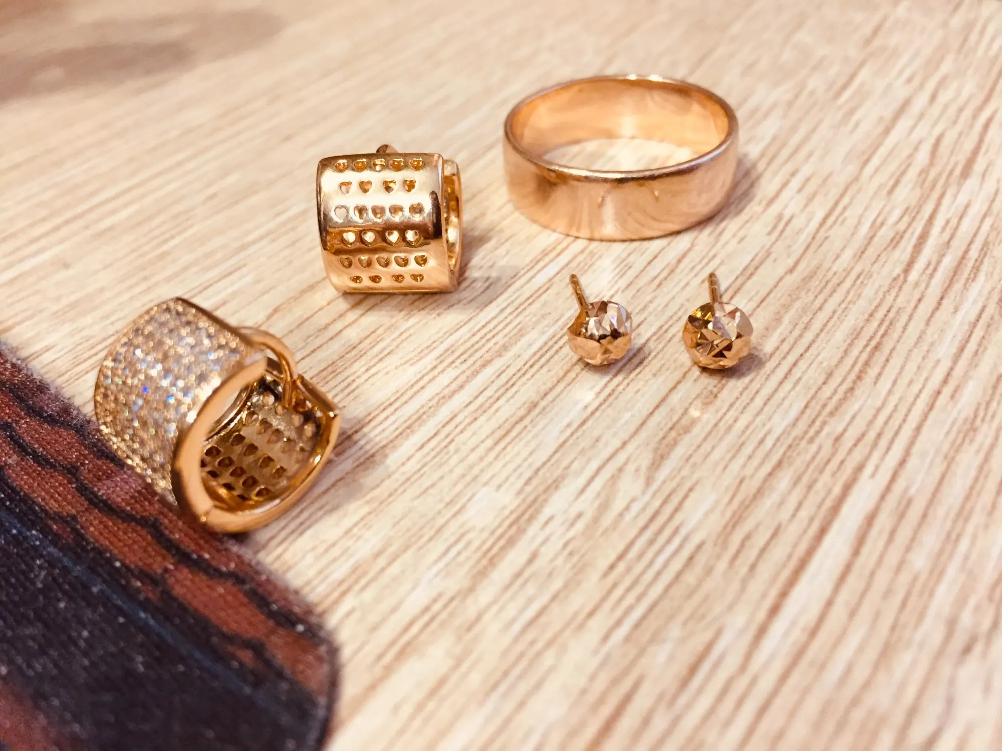 Глаз сатаны амулет подвеска. Глаз сатаны амулет подвеска. Высыхнуть или высохнуть. Две пары сережек. Крест 11х 6,5 металлопластика.