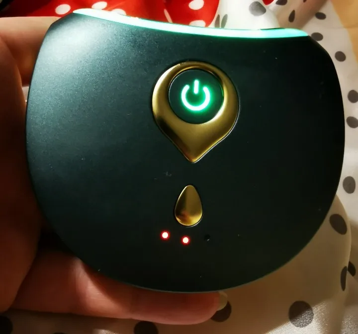 Отзыв о товаре Массажер для шеи OKACHI GLIYA, 2021 г., для массажа лица, разглаживания и удаления морщин, вибрация, холодный и горячий компресс, светодиодная подсветка, EMS терапия от пользователя A***a