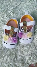 Zapatos de unicornio con flores para niñas pequeñas, calzado de piel sintética con suela blanda para cuna, primavera y otoño, de 0 a 18M, novedad de 2019