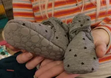 Zapatos medias para bebé recién nacido con estampado de estrellas, botines para niño y niña pequeños, botines de algodón suaves antideslizantes, zapatos cálidos para cuna infantil