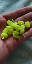 Lote de 50 unids/bolsa de cebo de maíz para pesca de carpa, tope de cebo de Boilies con Micro gancho de pesca, cebo de maíz, aparejo de pelo Pop Up, tope de pesca