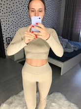 Conjunto de ropa deportiva de Yoga para mujer, ropa de entrenamiento, ropa deportiva de gimnasio, leggings, sostén sin costuras para Fitness, Top corto de manga larga, traje de Yoga