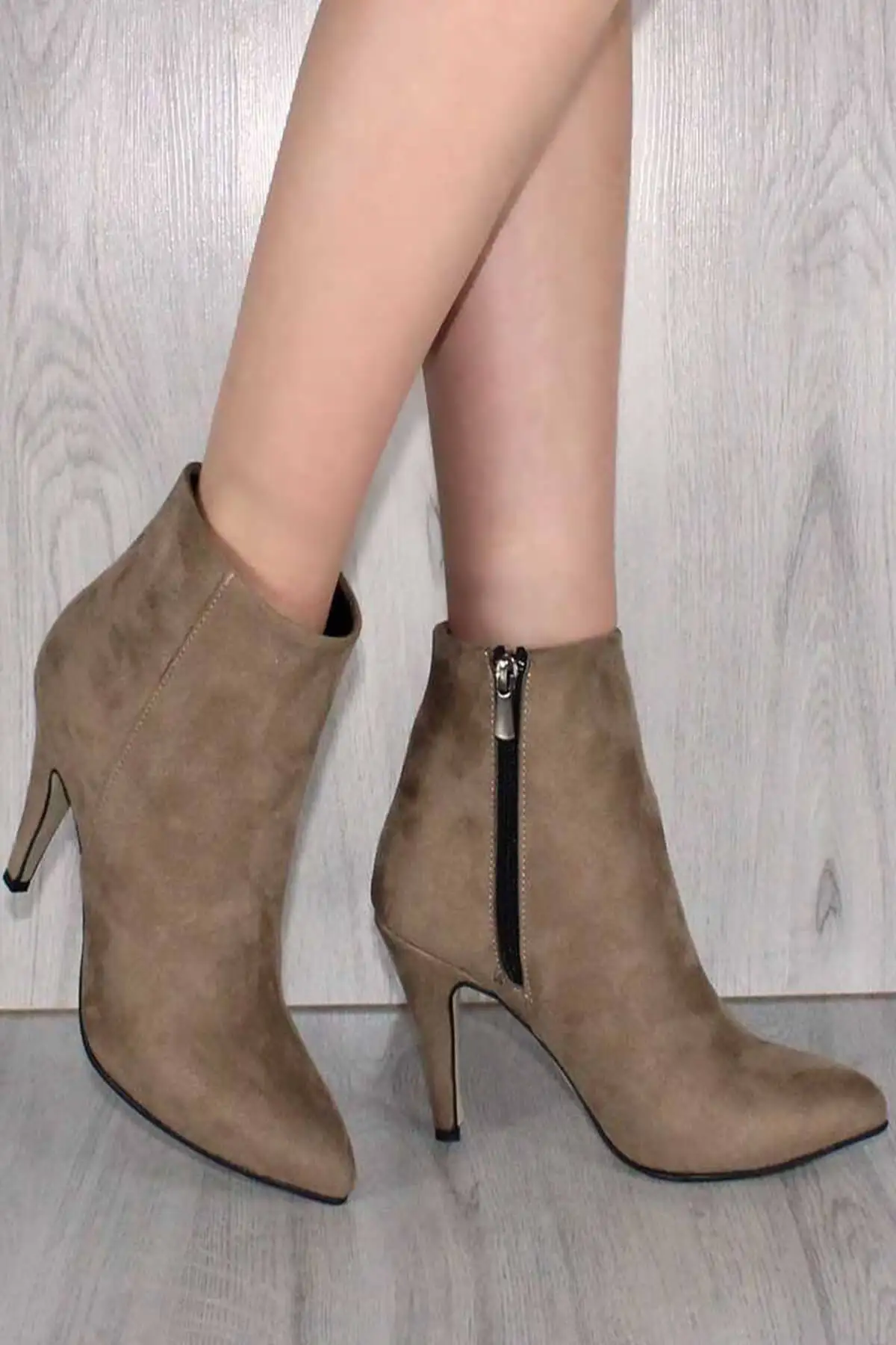 

Modabuymus Ankle Height Boot