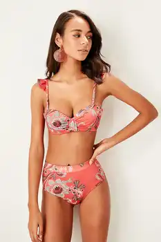

Trendyol in Floral Patterned High Waisted Bikini Bottom TBESS19WC0031