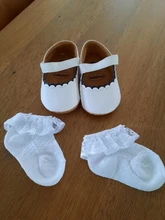 Zapatos de princesa para recién nacidos, mocasines antideslizantes con suela de goma y encaje de cuero suave, para primeros pasos