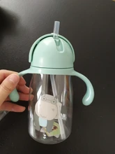 Botella de paja de agua potable con dibujos de animales para niños, Bola de gravedad, taza de bebé con correa para el hombro