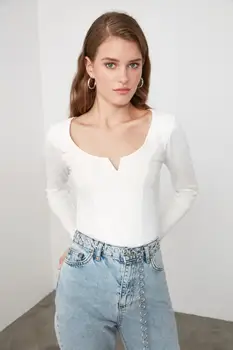 

Trendyol Ribbed Knitted Blouse TWOAW21BZ0505