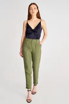 

Trendyol Liyosel Carrot Pants TOFSS19ST0009