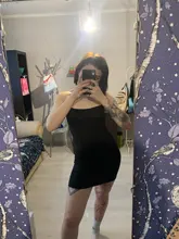 Vestido ajustado de fiesta con espalda al aire, vestido de mujer que estiliza la figura, corto, con tirantes muy finos y escote abierto