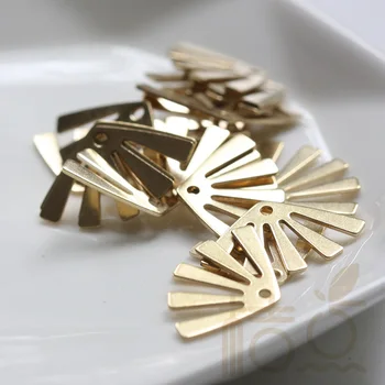 

Solid Brass Fan Charm - 12.5x20mm (4273C)