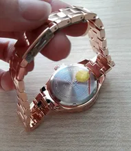 CURREN reloj de oro de las mujeres relojes de señoras creativa de las mujeres relojes de pulsera mujer reloj Relogio femenino Montre Femme