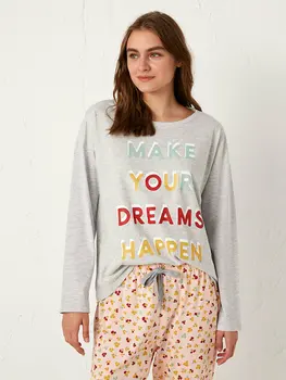 

Lettering Printed Pajamas set