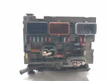 

9663100480 RELES box/PEUGEOT 308 fuses