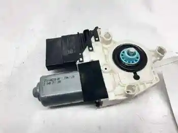 

1K0959703M left rear raised MOTOR SEAT ALTEA (5P1)