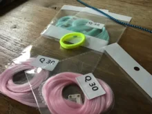 Alileader-extensiones de cabello Natural sintético largo para mujer y niña, Clip rizado de 18 pulgadas, color rosa y azul