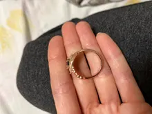 Huitan-Anillo de bruja para mujer, piedra negra única, ajuste giratorio, Diseño de banda, Color oro rosa, anillos de dedo de compromiso para mujer, venta al por mayor