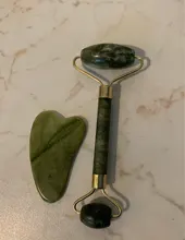 Gua Sha-Rodillo verde 2 en 1, herramientas de Jade Natural, masajeador con piedras para cara, cuello, espalda y Jawline