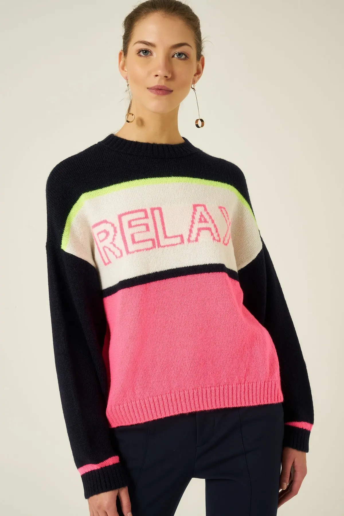 

Joinus Crew Neck Jumper With Slogan Woman Neon Pink