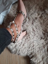 Sandalias de charol puntiagudas para mujer, zapatos con hebilla de remache grueso con tacón, salvaje delgada, verano 2021