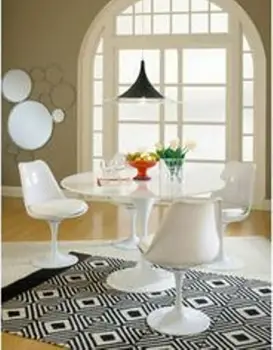 

White Saarinen intensive use swivel chair, white leatherette cushion