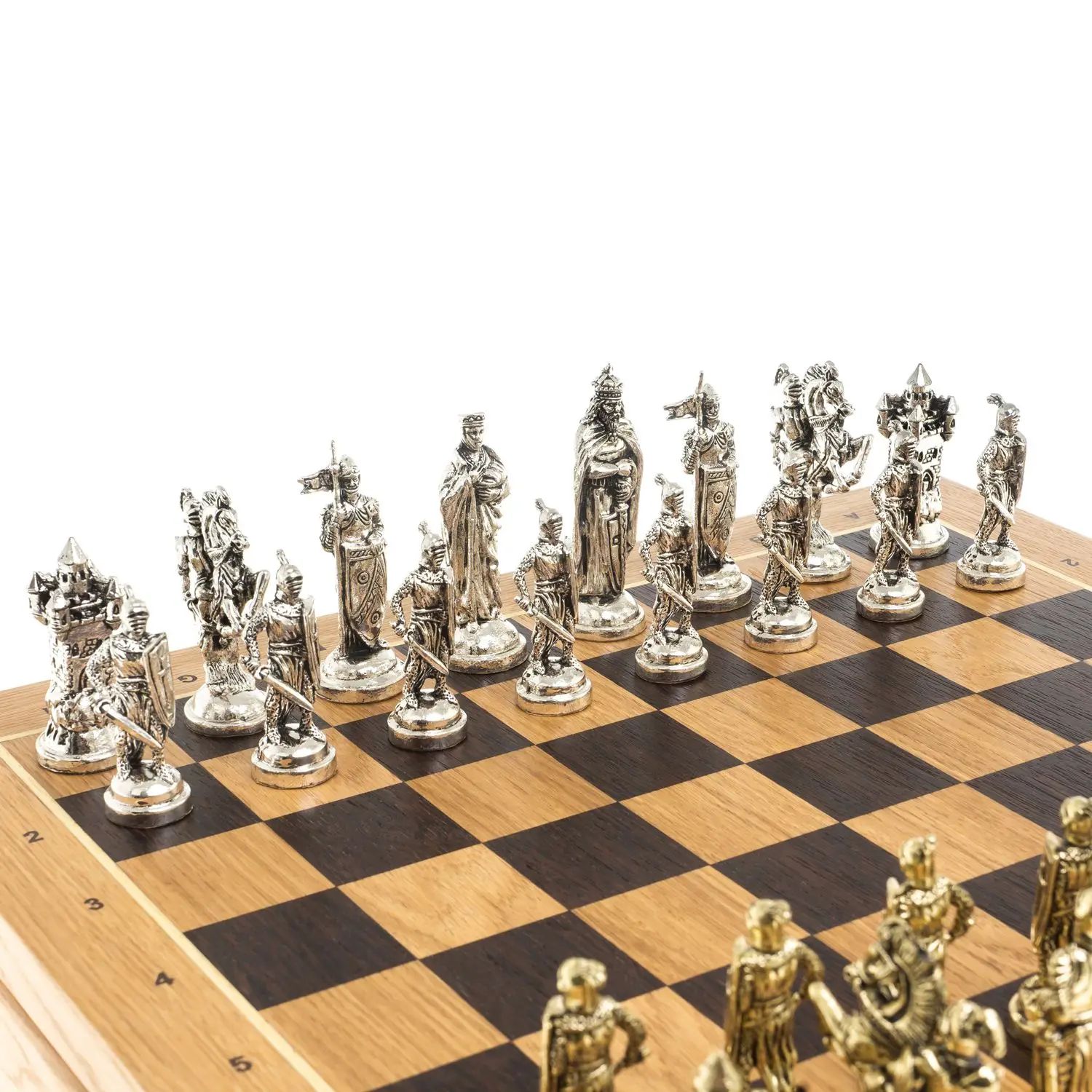 Рисунок 4 - Шахматный ларец "Рыцари крестоносцы"