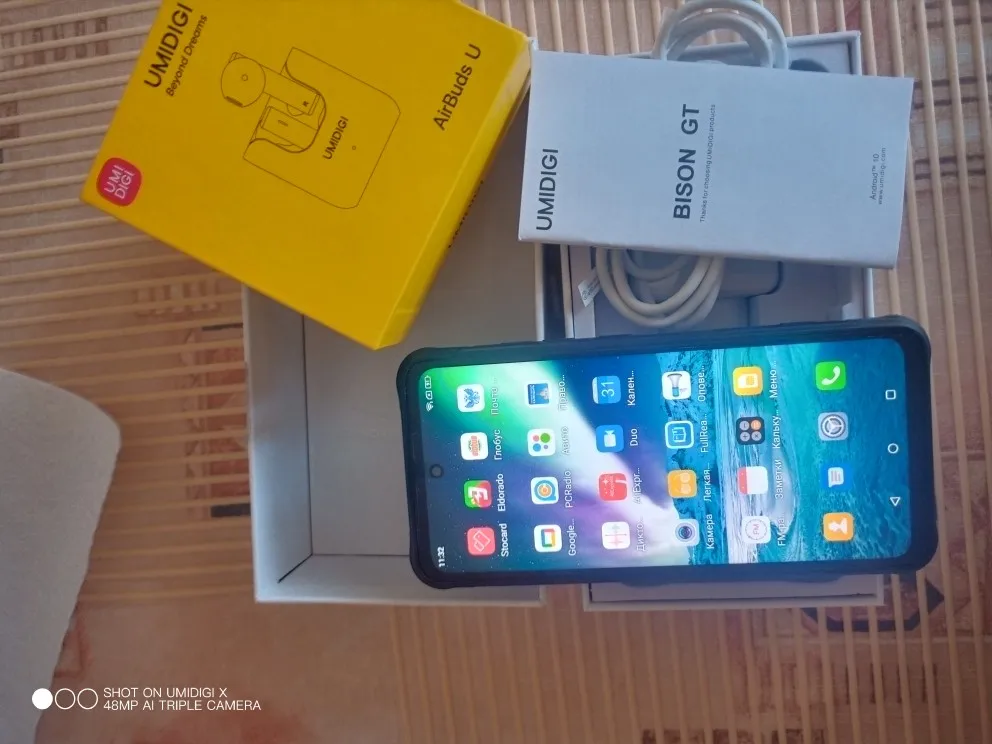 Here comes my dear, yumiji. Quality phone, LUX. everything works, in the hand lies well, convenient, then what you need. Thank you, for the quality, very good. Lux. Thank you to the seller, and those who manufacture such brands .. Sincerely thank you. Best regards to you, Leonid.