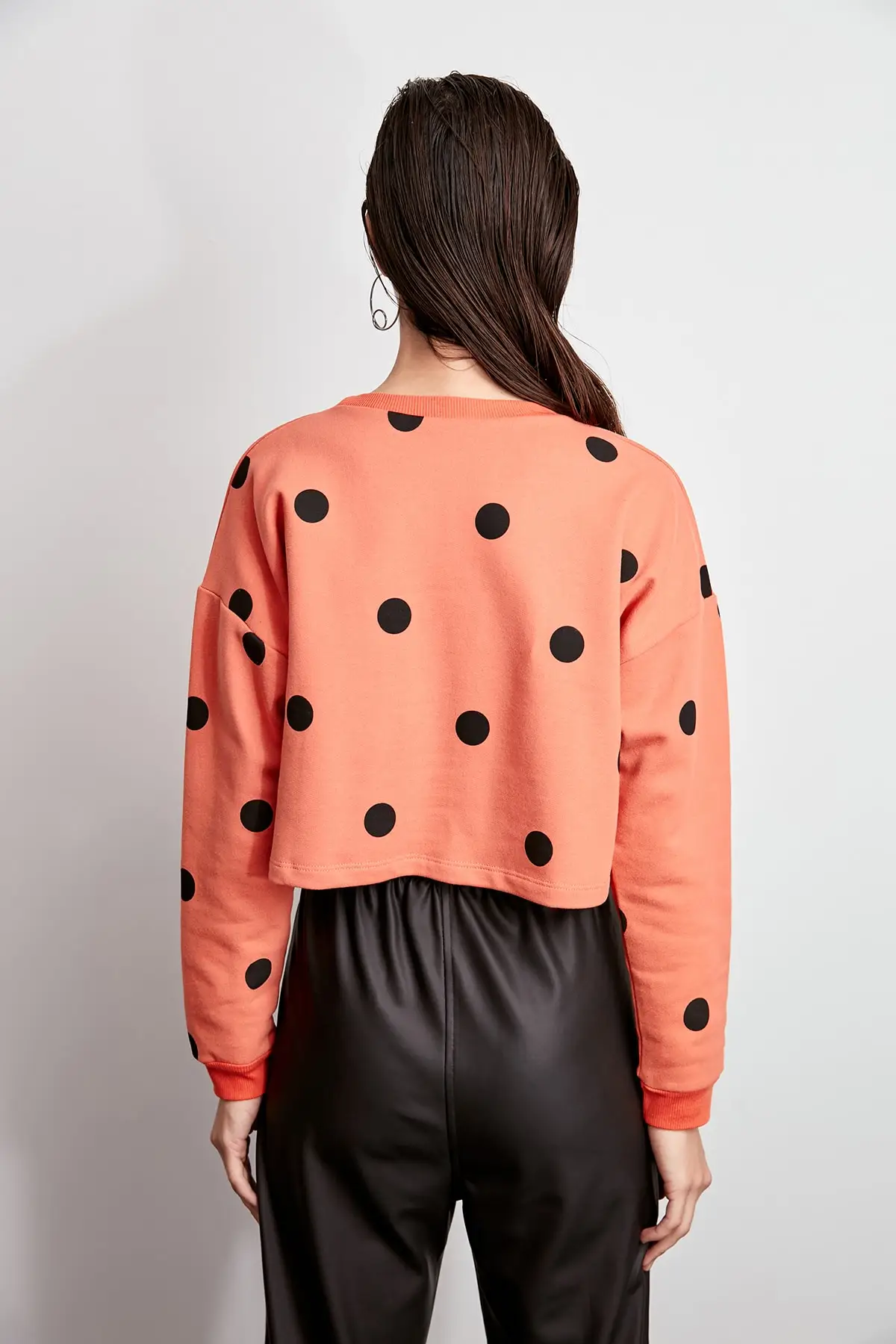 Trendyol трикотажная толстовка в горошек TWOAW20SW0158
