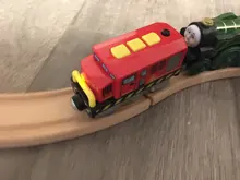 Locomotora magnéticamente eléctrico conectado tren pequeño magnético riel de juguete Compatible con pista de madera regalo para niños
